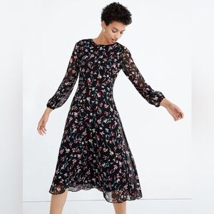 MADEWELL Sheer-Sleeve Midi Dress in Drifting
Flowers